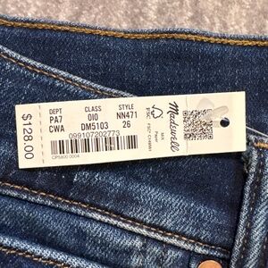Madewell Mid-rise kick out jeans